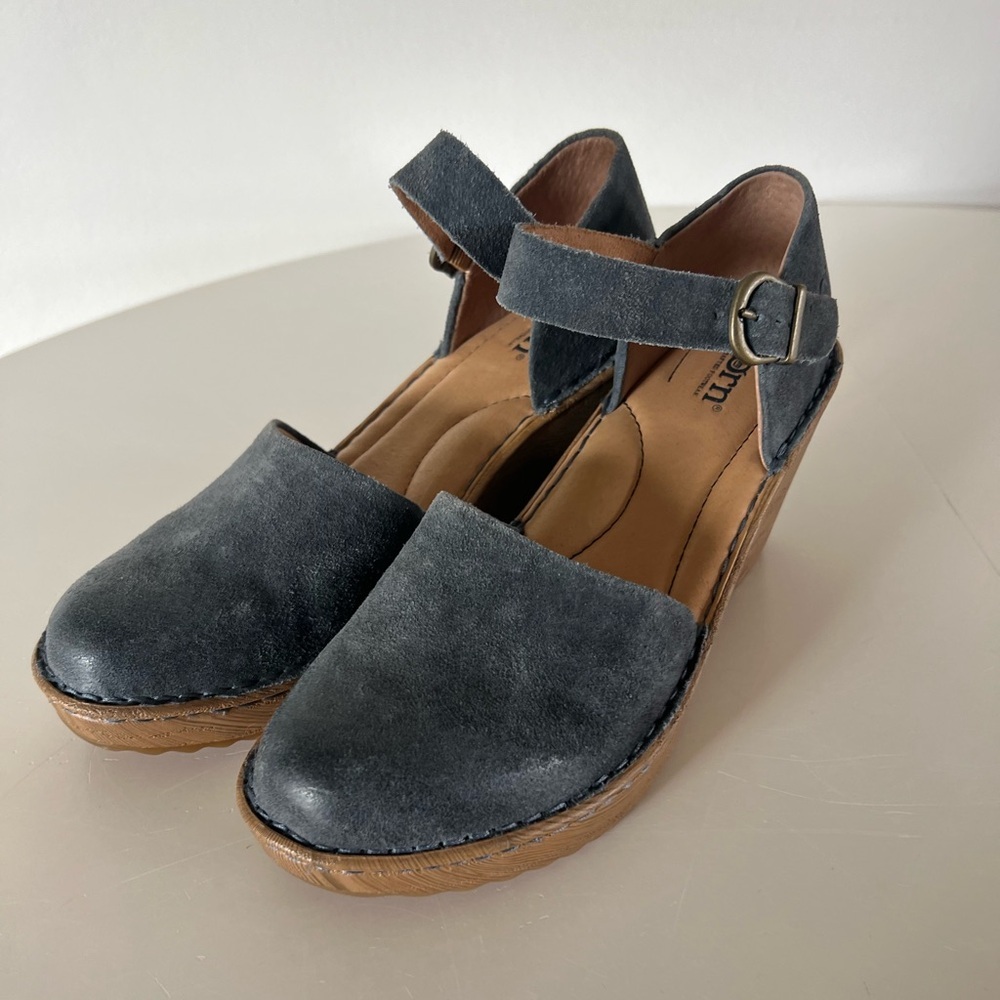 Born Women's Wedges in Charcoal and Brown